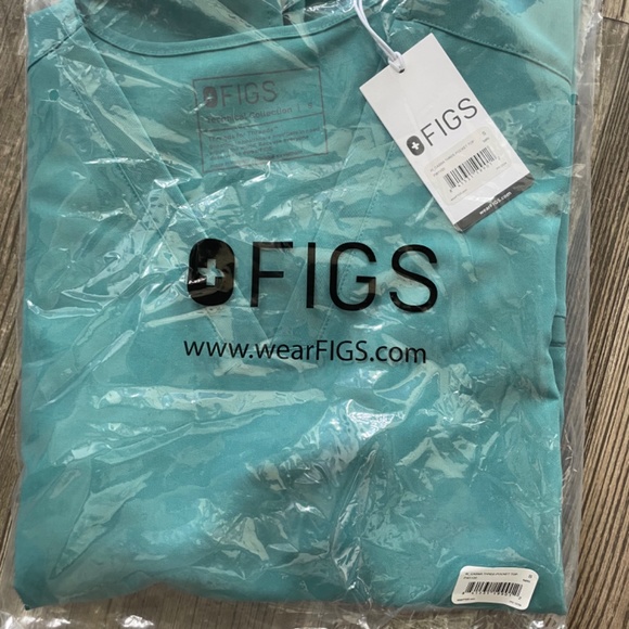 FIGS Casma Three Pocket Scrub Top (FW1100) | Cactus | Small | Green - Picture 5 of 7